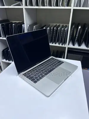 Laptop Apple MacBook Pro 2019 8GB Intel Core i5 SSD 256GB