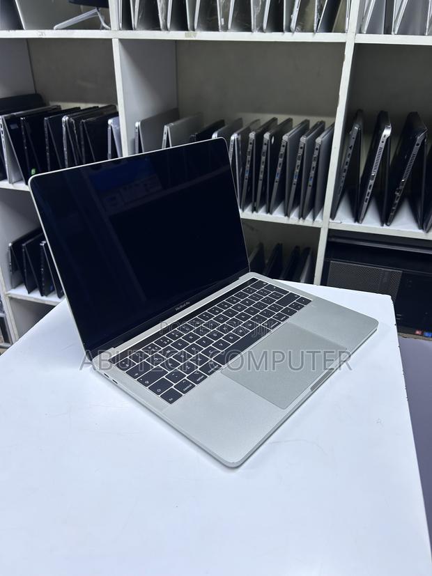 Laptop Apple MacBook Pro 2019 8GB Intel Core i5 SSD 256GB - thumbnail 2