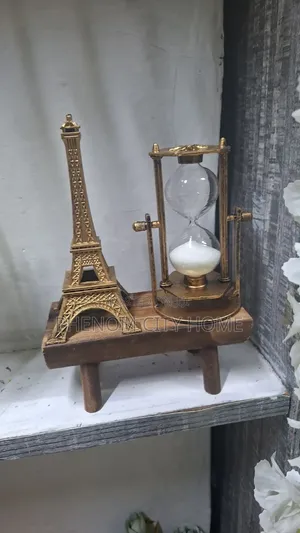 Creative Eiffel Tower Hourglass Decor Ornament