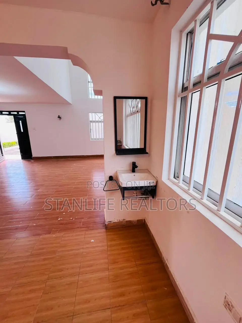 5bdrm House in Samaria Nest 1, Kimbo for sale