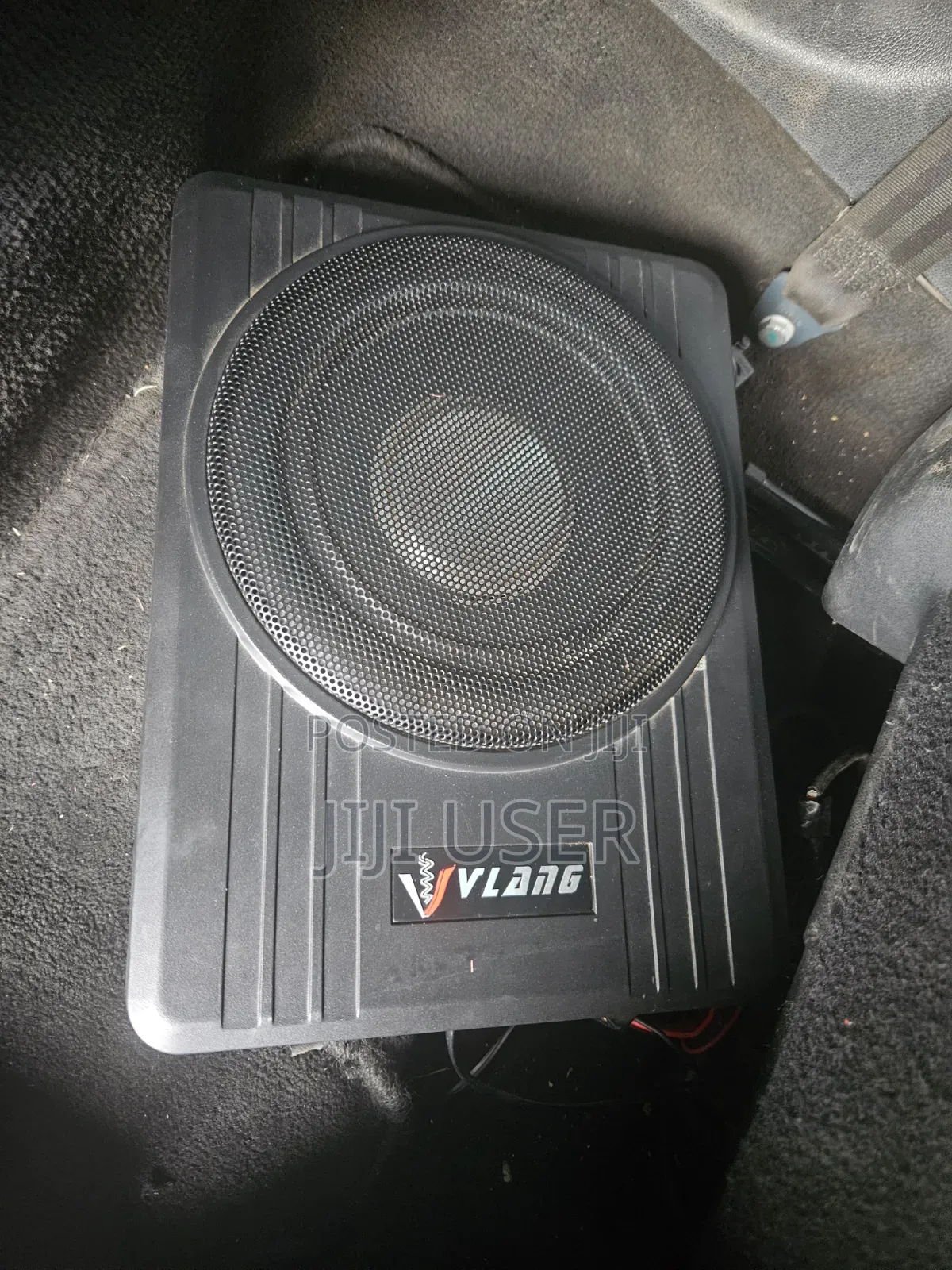 Vlang Underseat