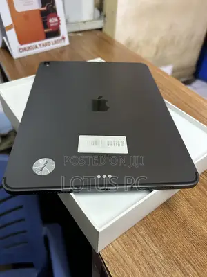 Apple iPad Air (2022) 64 GB Gray