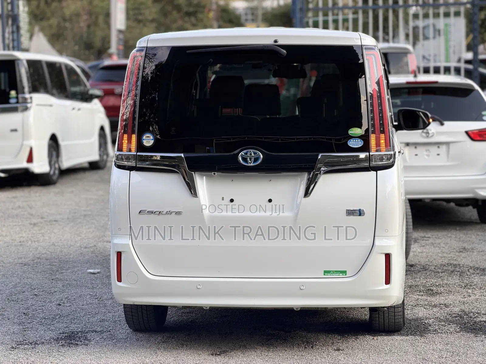 Toyota Esquire 1.8 FWD Hybrid (7 seater) 2019 Pearl