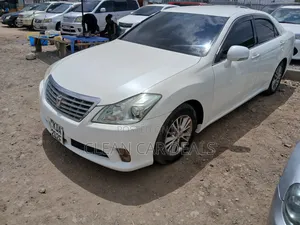 Toyota Crown 2013 White