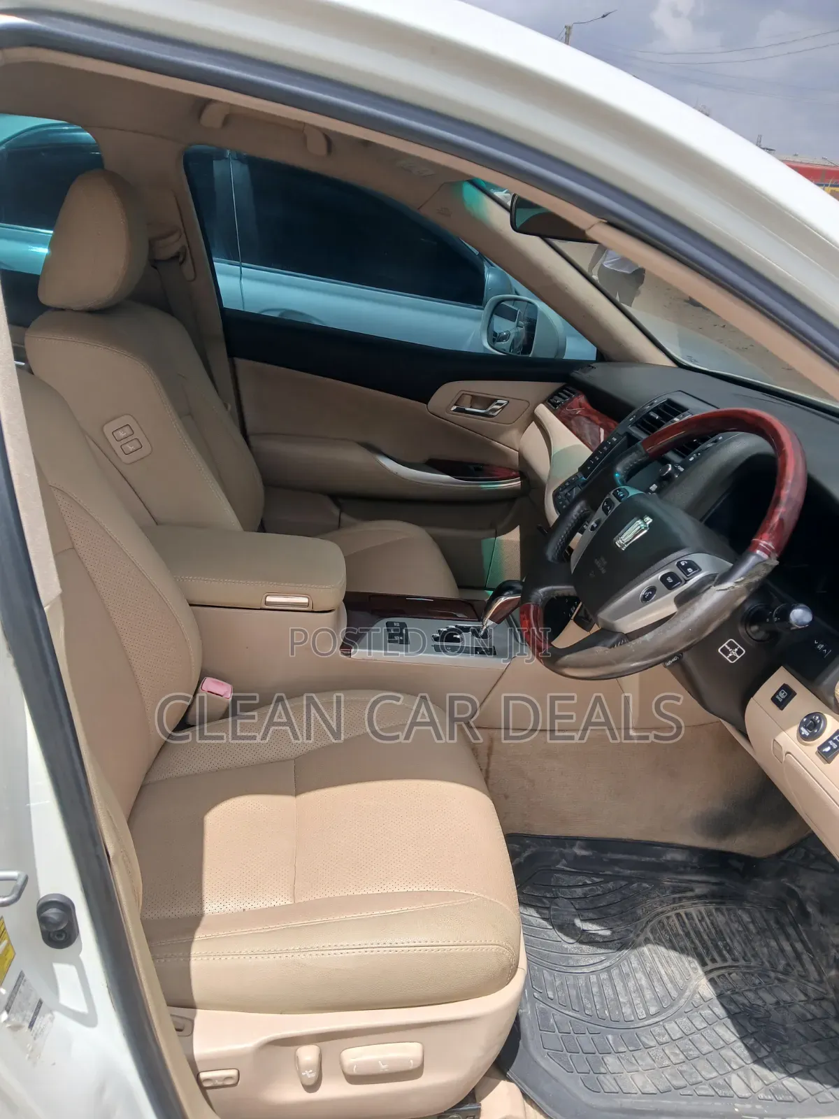 Toyota Crown 2013 White