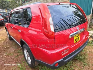 Nissan X-Trail 2012 Red