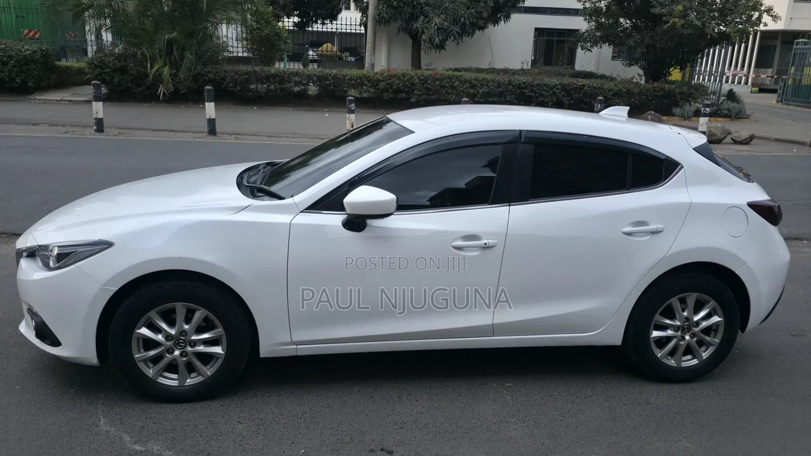 Mazda Axela SV Premium 2014 White