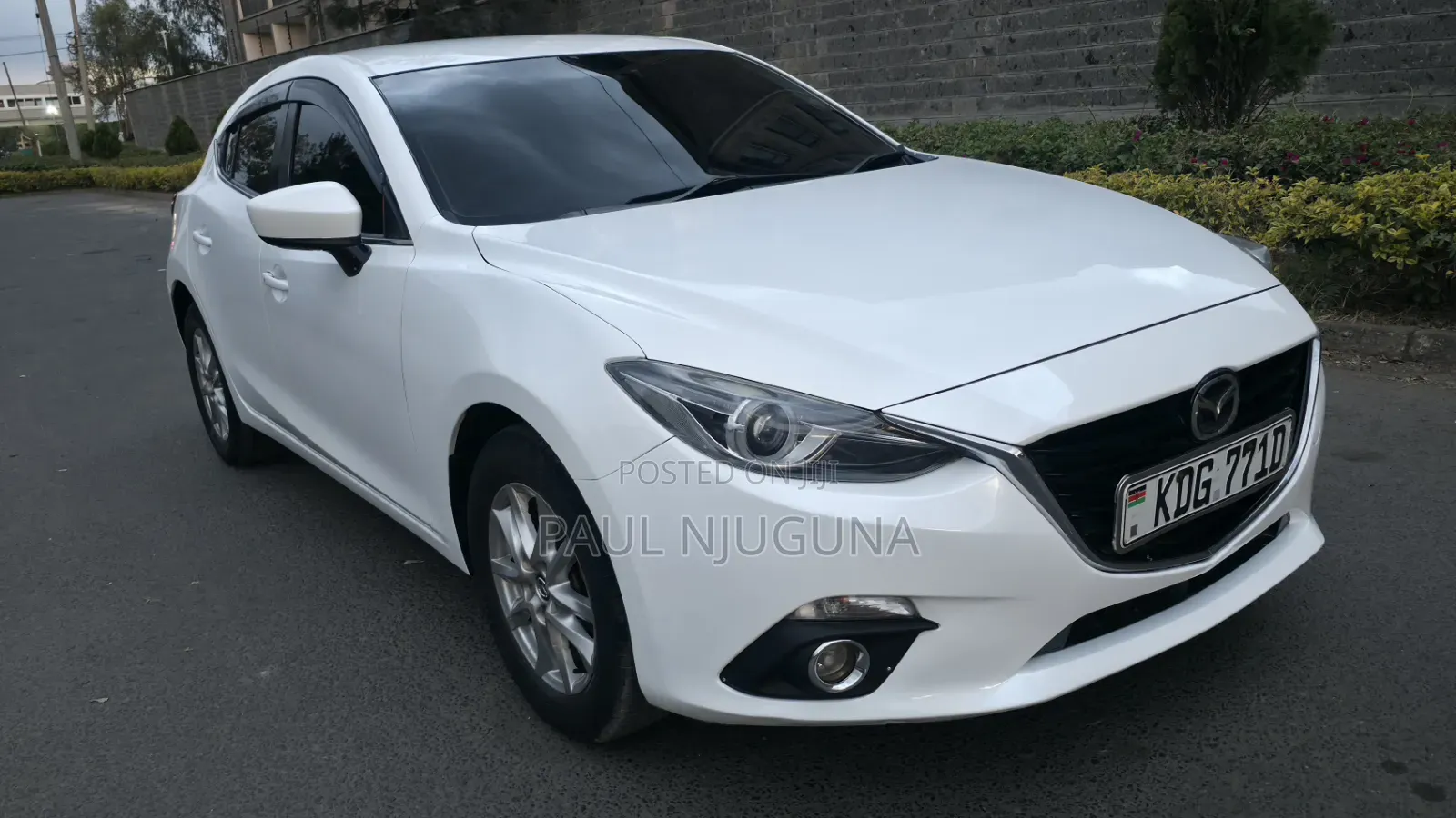 Mazda Axela SV Premium 2014 White