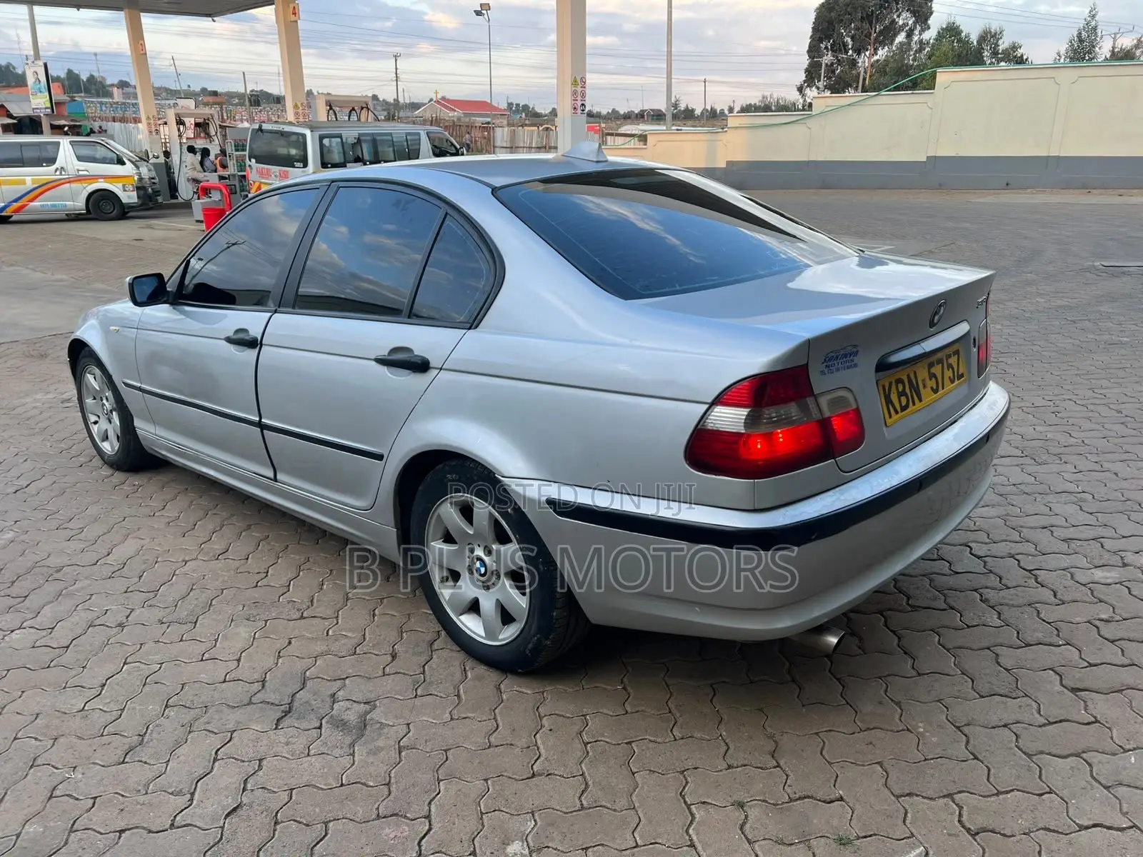 BMW 318i 2004 Silver