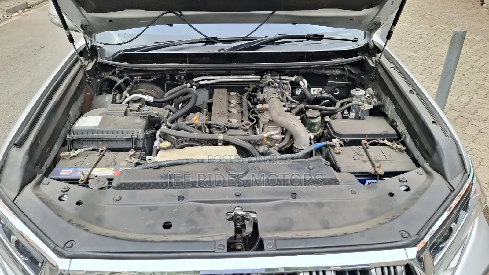 Toyota Land Cruiser Prado 2011 Silver