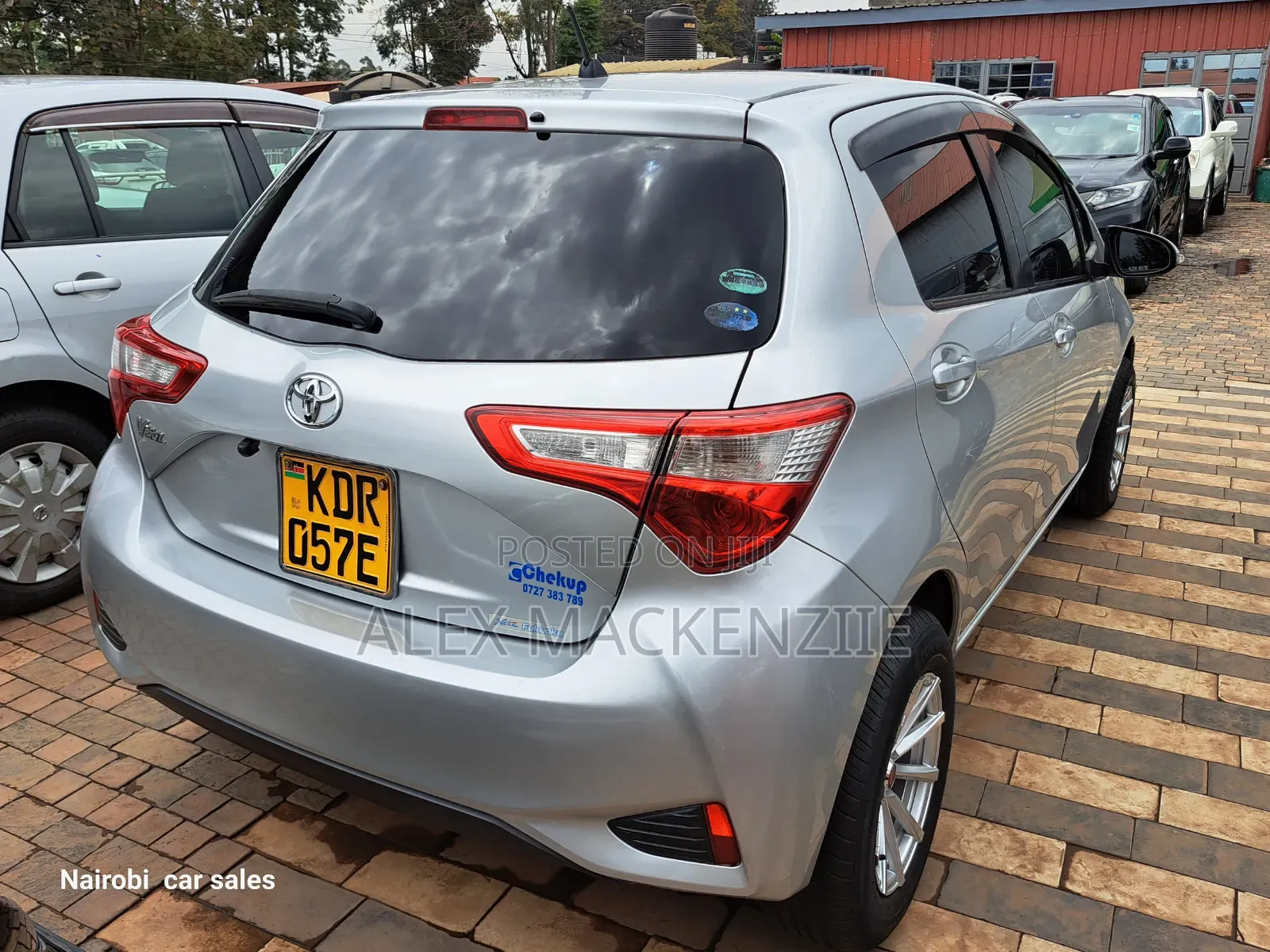 Toyota Vitz 2017 Silver
