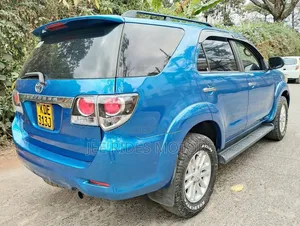 Toyota Fortuner 3.0 D AWD 2012 Blue