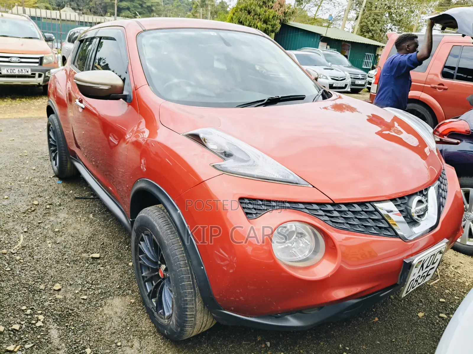 Nissan Juke SV 4dr Hatchback (1.6L 4cyl Turbo CVT) 2015 Red