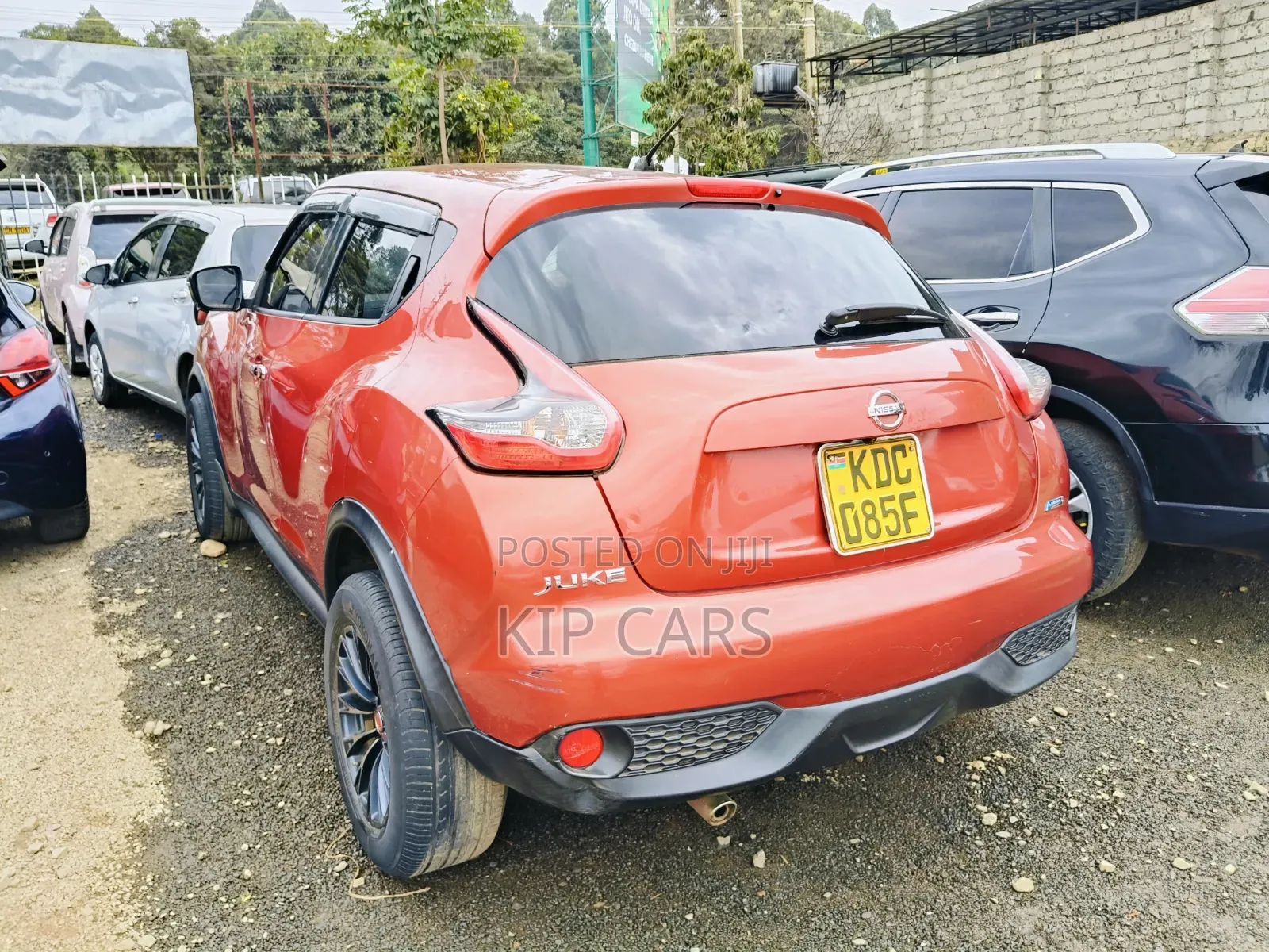 Nissan Juke SV 4dr Hatchback (1.6L 4cyl Turbo CVT) 2015 Red
