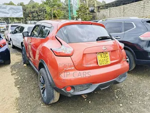 Nissan Juke SV 4dr Hatchback (1.6L 4cyl Turbo CVT) 2015 Red