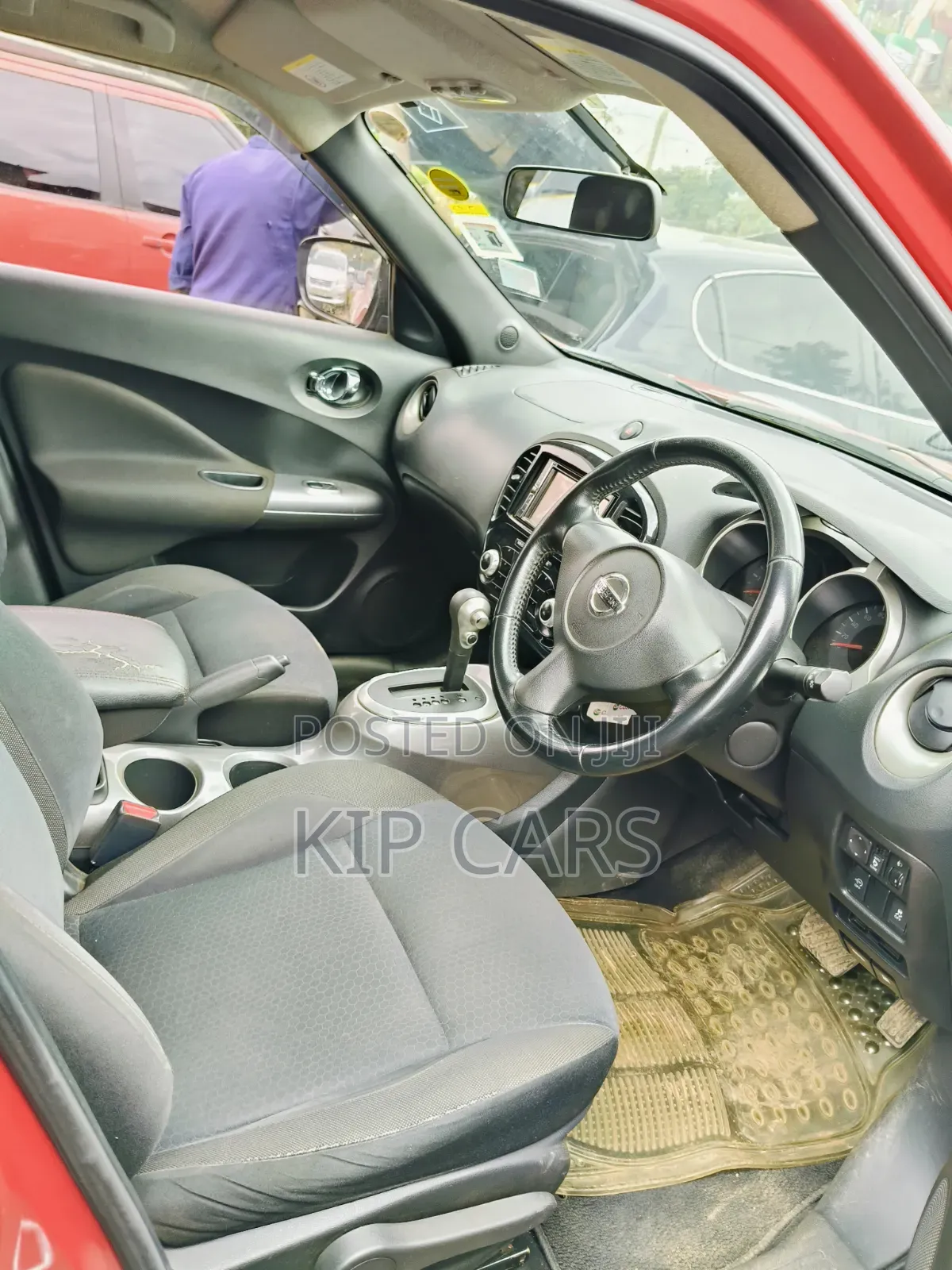Nissan Juke SV 4dr Hatchback (1.6L 4cyl Turbo CVT) 2015 Red