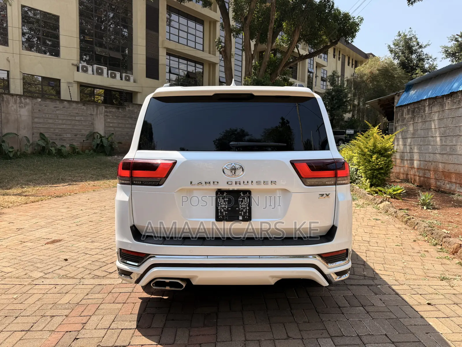Toyota Land Cruiser 2023 White