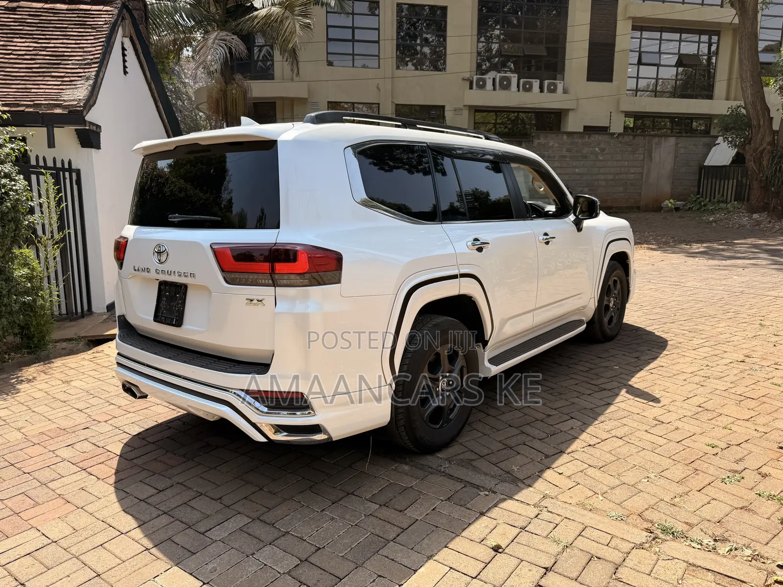 Toyota Land Cruiser 2023 White