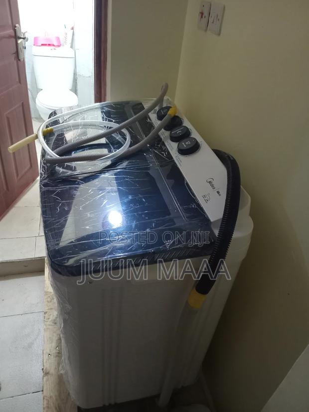 Laundry Machine - main view