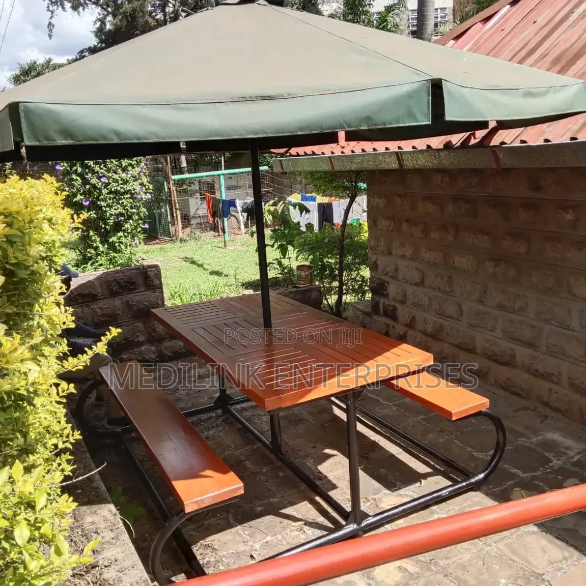 Sketched Wooden Metallic 6ft Outdoor Compact Bench+umbrella