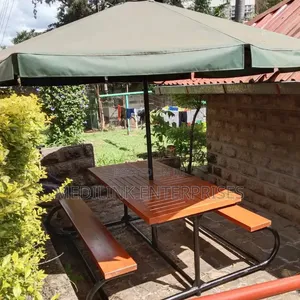 Sketched Wooden Metallic 6ft Outdoor Compact Bench+umbrella