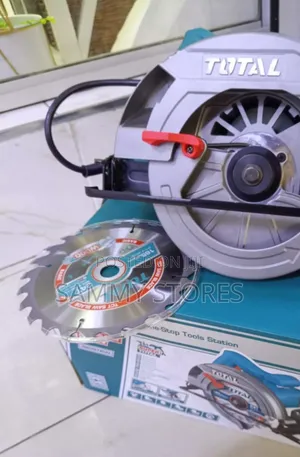 Total Circular Saw 7′′ – Professional Power Saw for Woodwork