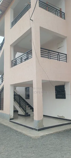2bdrm Block of Flats in Paulgate Estate, Joska for rent