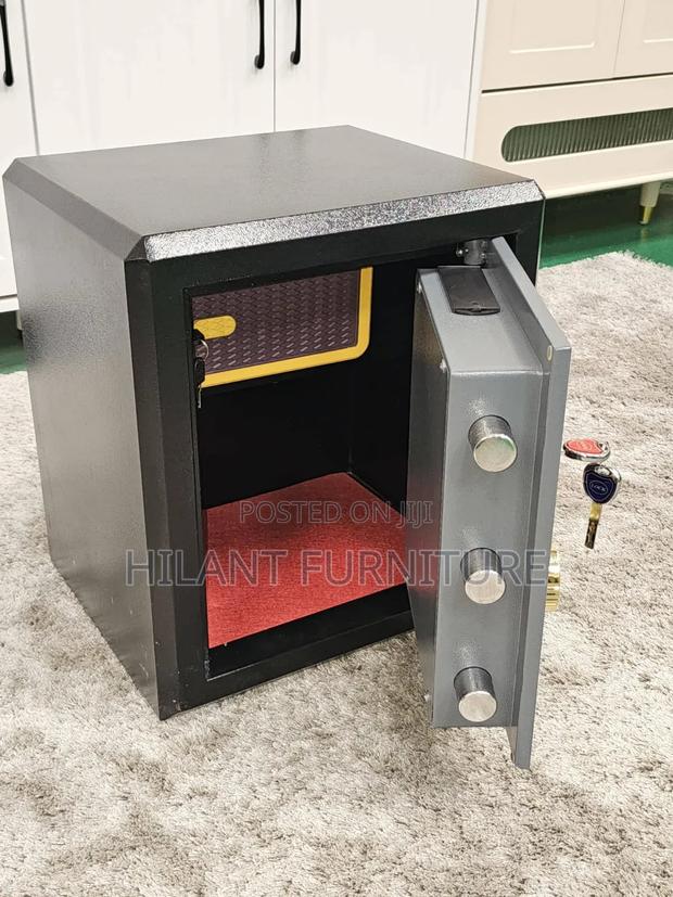 50KG Heavy-Duty Fireproof Security Safe Box - main view