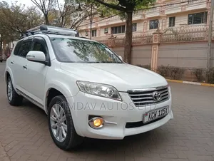 Toyota Vanguard 2012 Off white