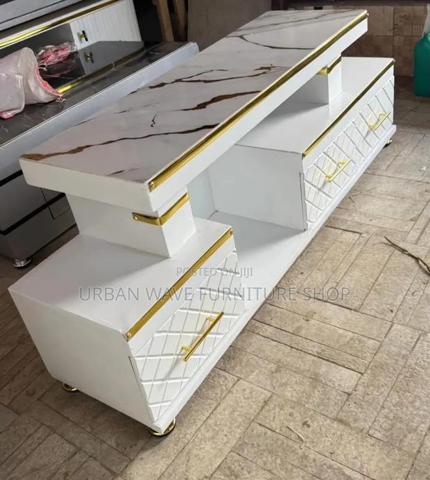 Classical Top TV Stands