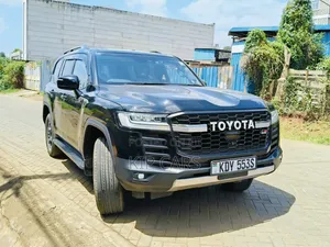 Toyota Land Cruiser LC300 2024 Black