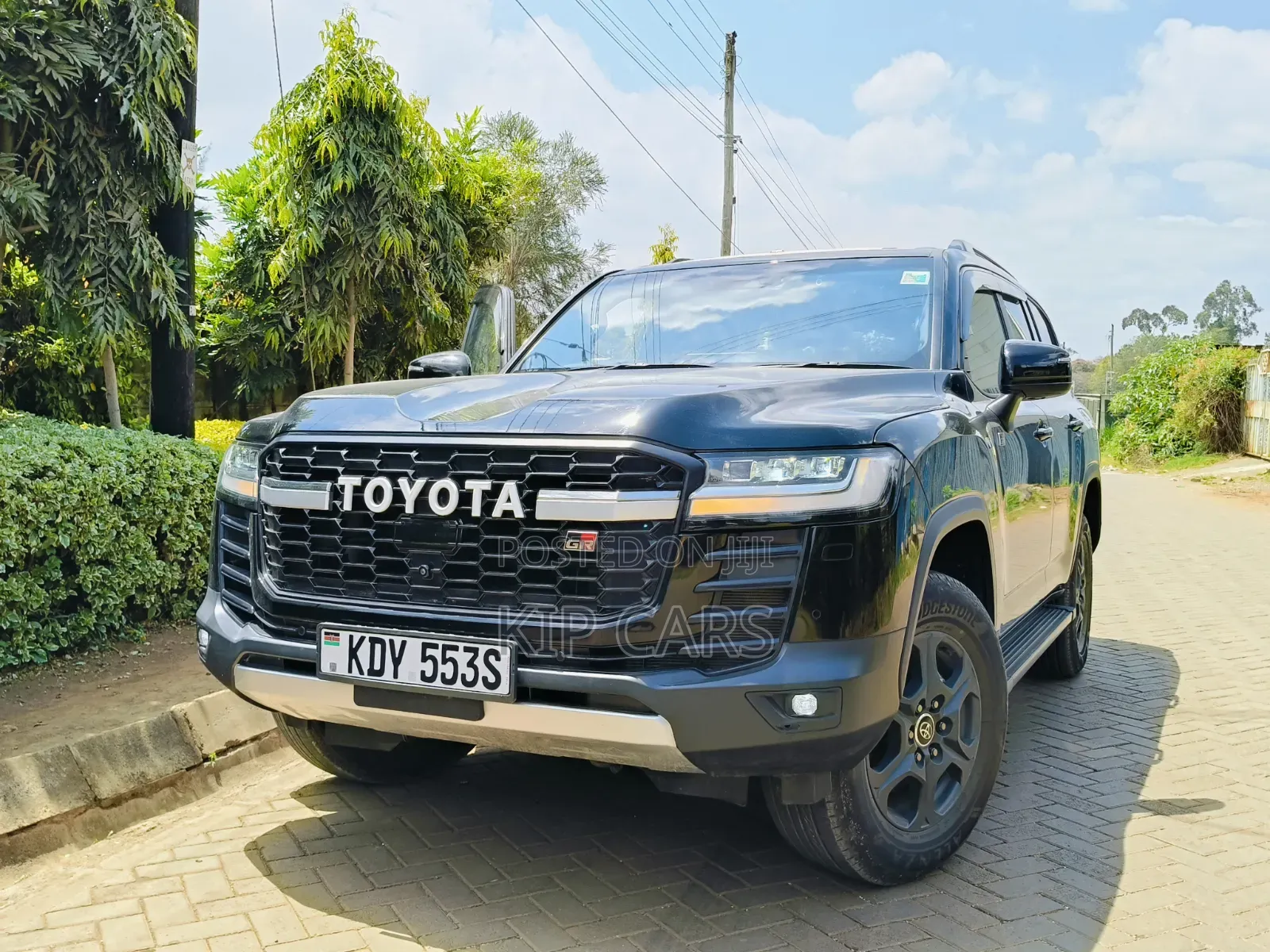 Toyota Land Cruiser LC300 2024 Black