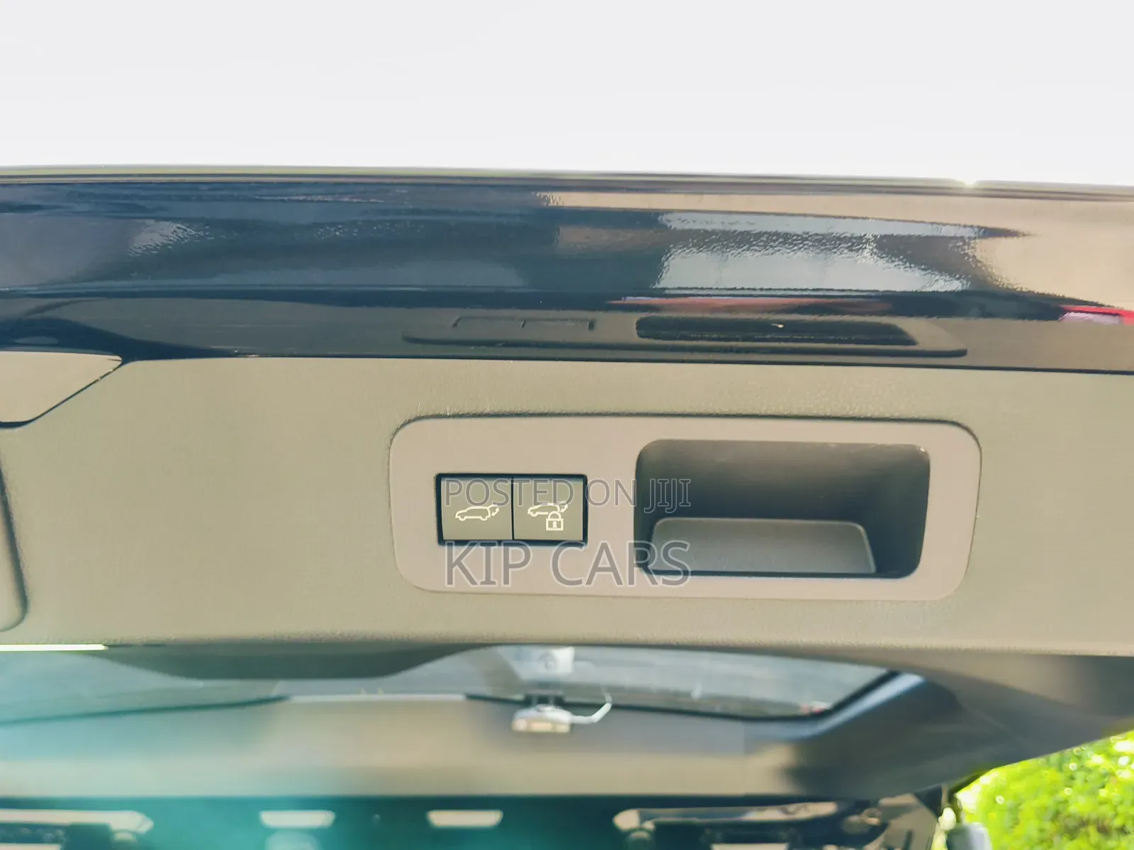 Toyota Land Cruiser LC300 2024 Black