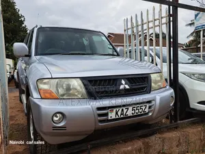 Mitsubishi Pajero 2003 Silver