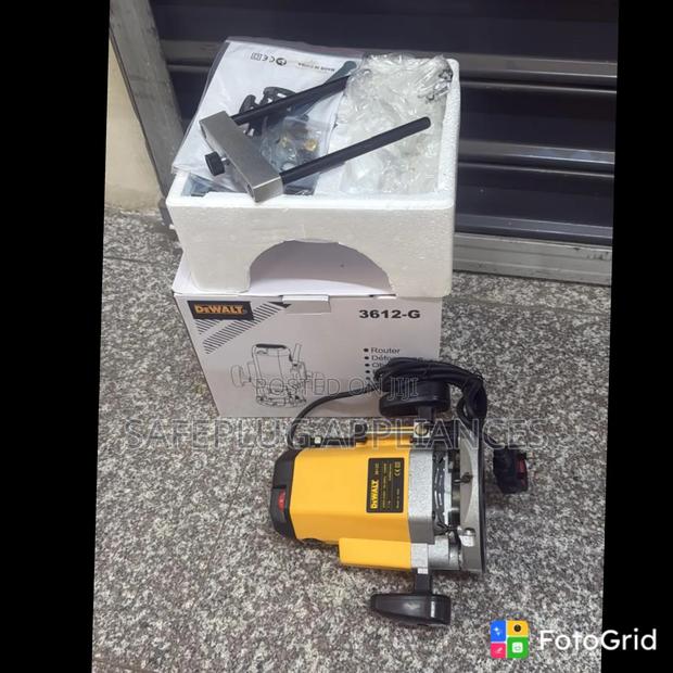 DeWalt Wood Router Machine – Heavy-Duty Carpentry Furniture Tool