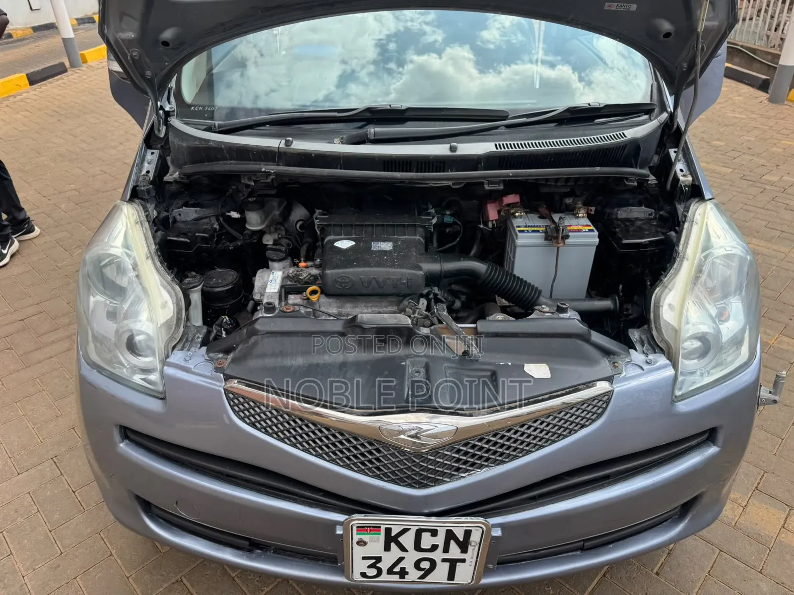 Toyota Ractis 2010 Gray