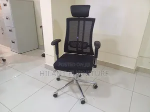 Ergonomic High-Back Mesh Office Chair With Headrest