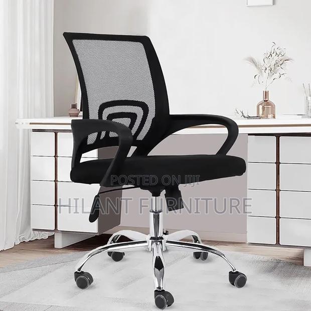Ergonomic High-Back Mesh Office Chair – Adjustable Swivel