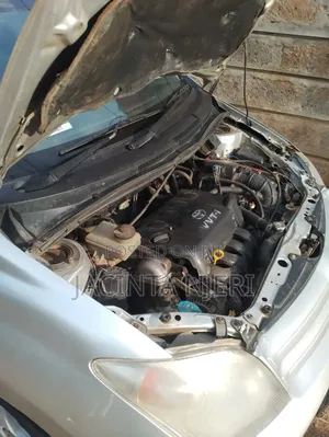 Toyota IST 2004 Silver