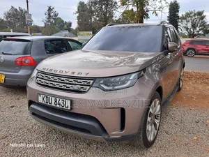 Land Rover Discovery 2017 Gold