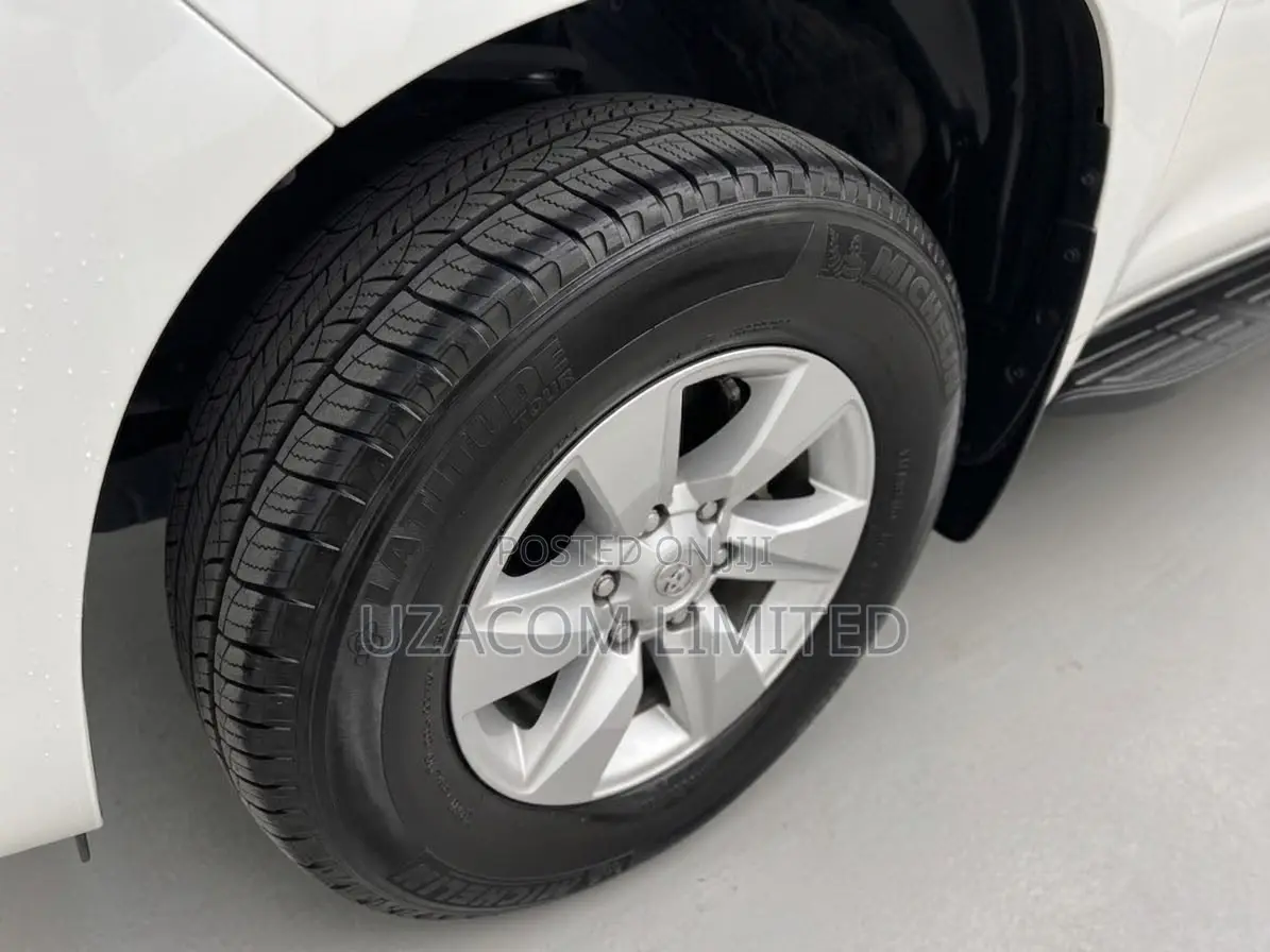 Toyota Land Cruiser Prado 2023 White