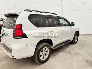 Toyota Land Cruiser Prado 2023 White