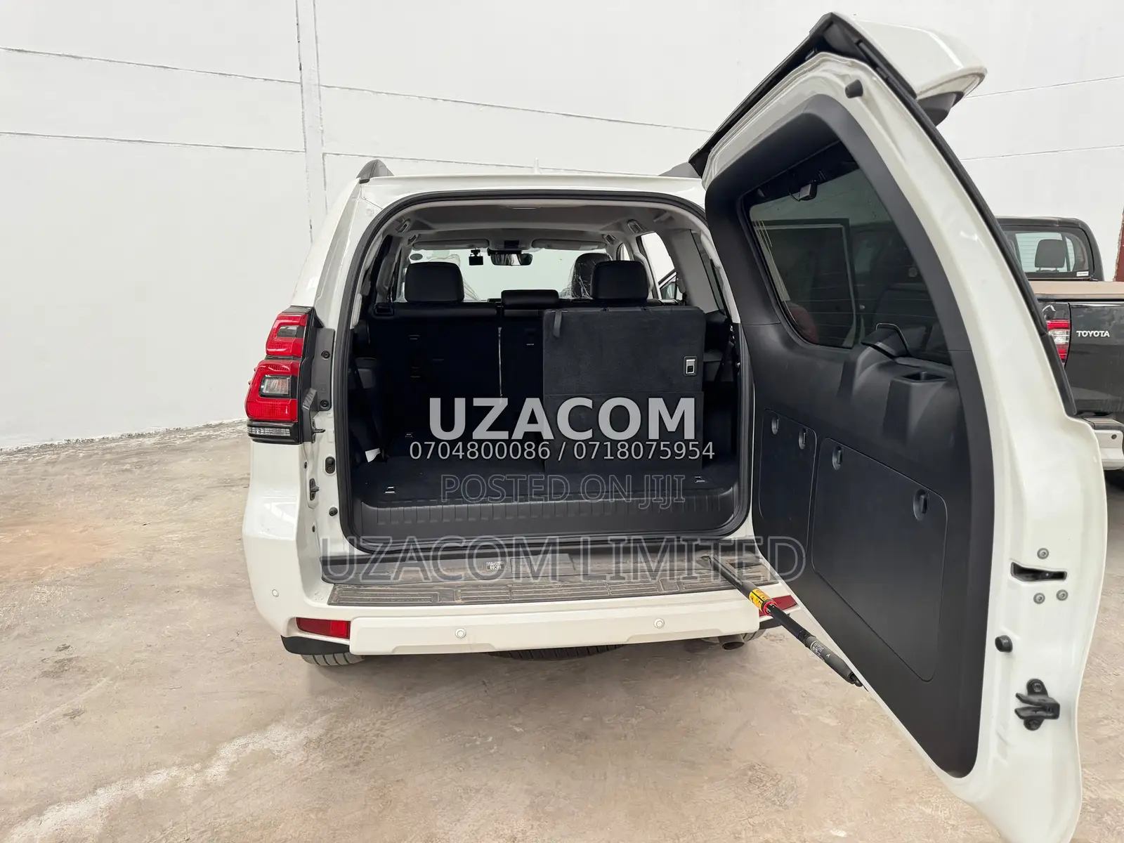 Toyota Land Cruiser Prado 2023 White
