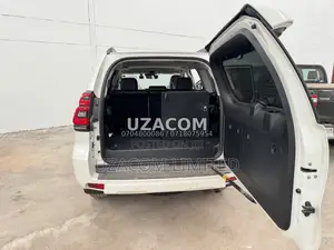 Toyota Land Cruiser Prado 2023 White