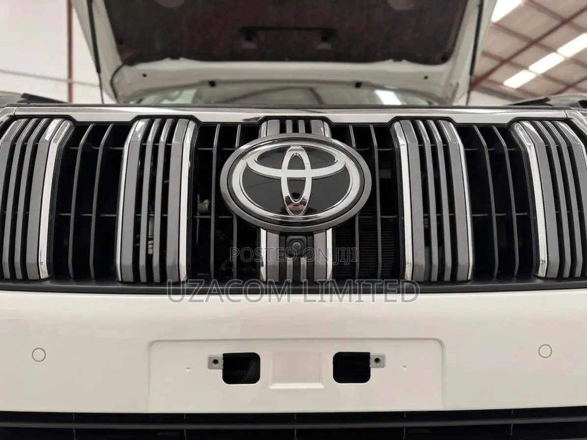 Toyota Land Cruiser Prado 2023 White
