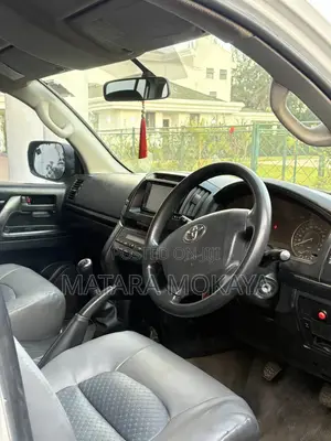 Toyota Land Cruiser 2012 White