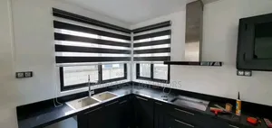 Wide Window and Small Windows Horizontal Office Window Blinds