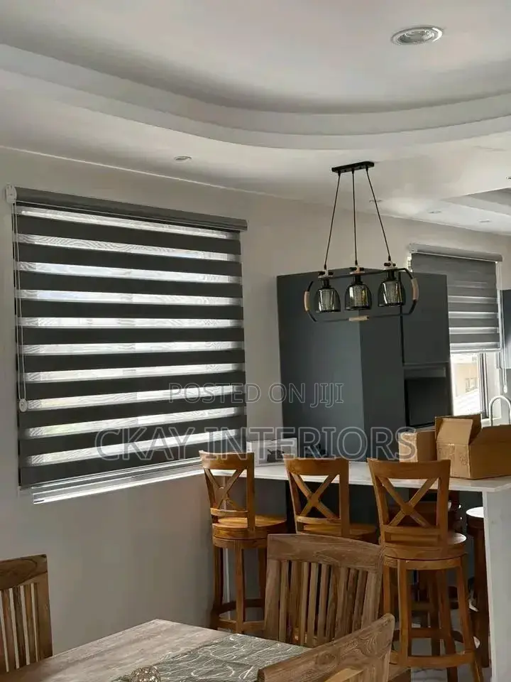 Wide Window and Small Windows Horizontal Office Window Blinds