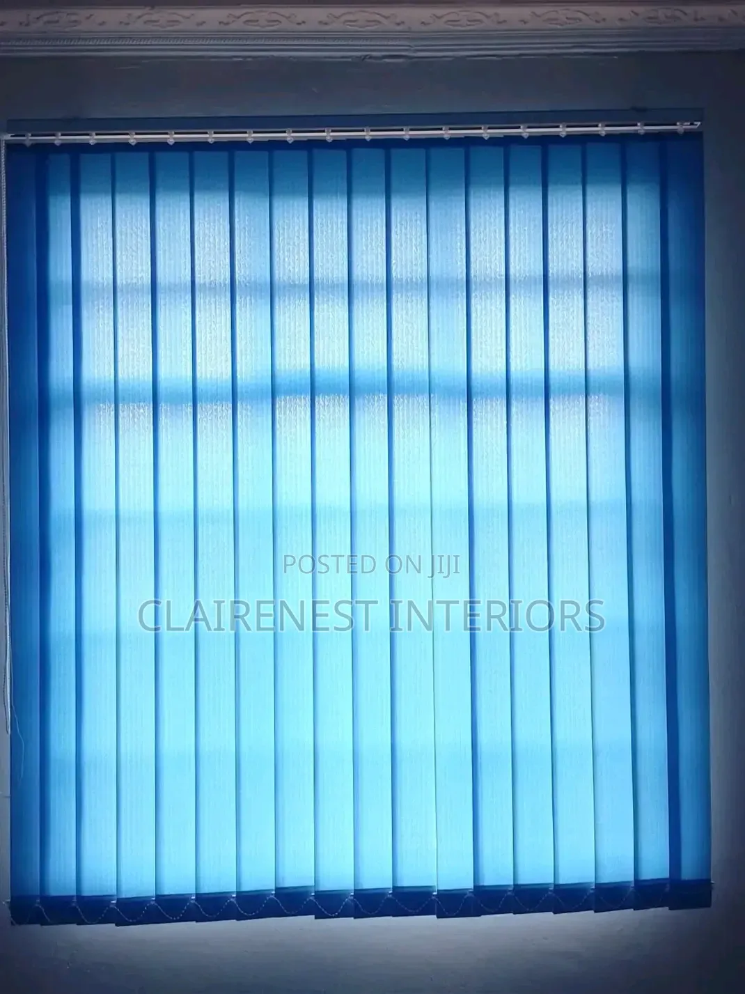 Keep Glare Away in Style With Sky Blue and White Blinds