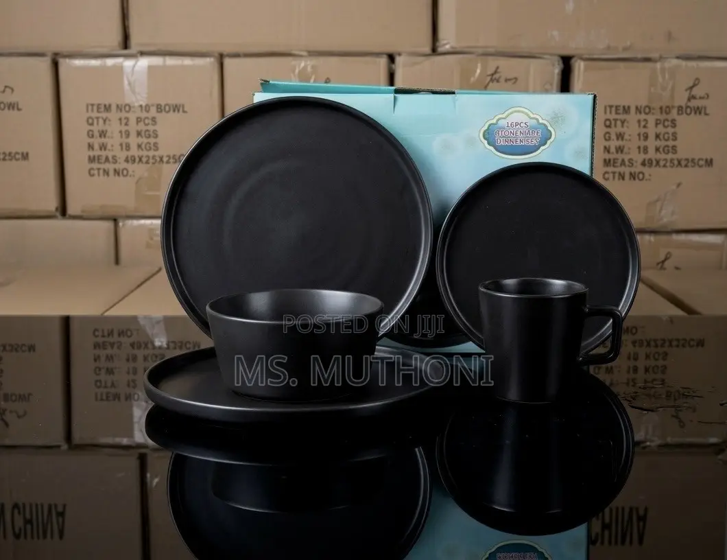 16/24 PCS Ceramic / Stoneware With a Matte Black Finish.